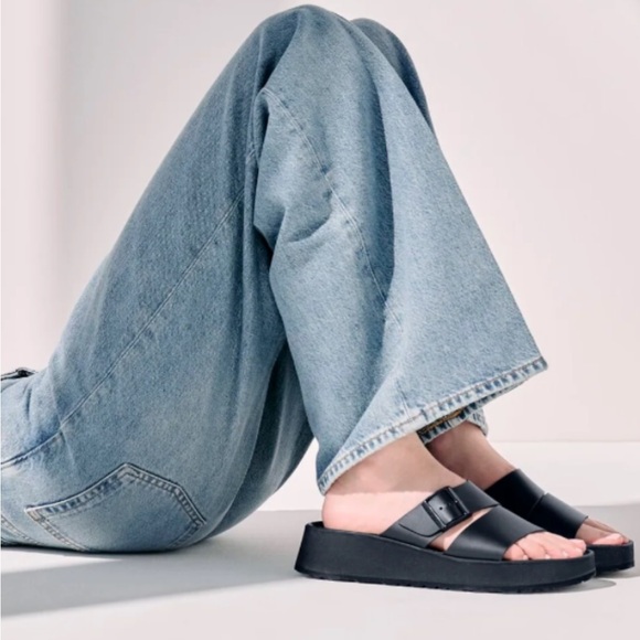 BIRKENSTOCK
Almina /women
Leather - Black size 41US 10-10.5 gently used - Picture 1 of 15